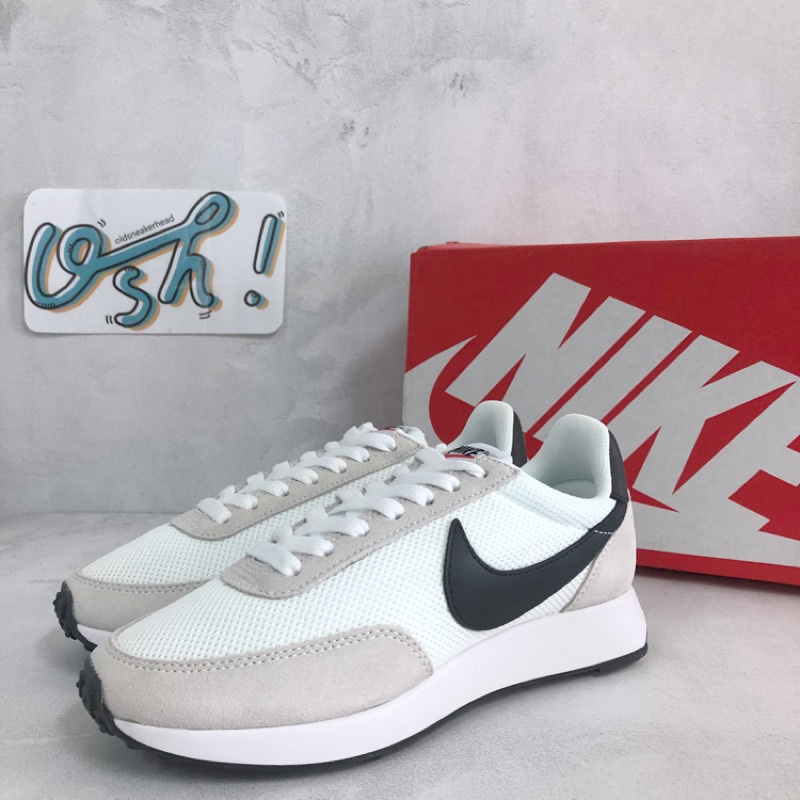 Nike air best sale tailwind beige