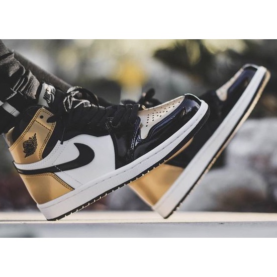 Jordan store 1 dourado