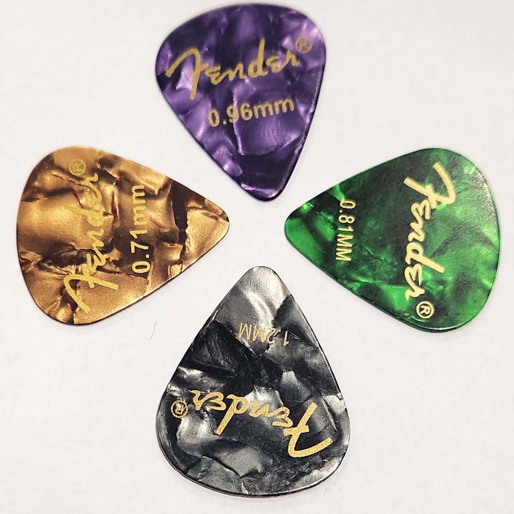 Kit 20 Palhetas Fender para Guitarra, Violão, Ukulele, Cavaco e Baixo Sortidas