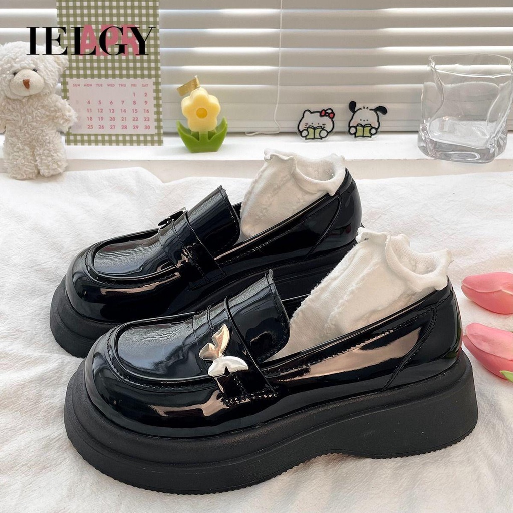 IELGY Pregadeiras De Couro Preto Estilo Britânico Slip-on Retro Pequenos Sapatos Para Mulheres