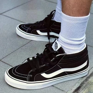 Launch Brazilian black low top skateboard shoes for lightweight couples