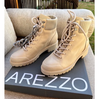 Bota Arezzo Coturno Off White Tratorada desejo esgotada no site