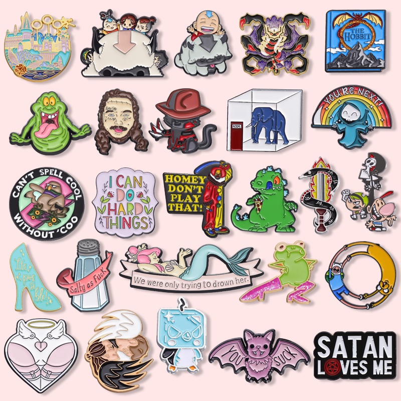 32 Estilos De Animação De Filmes E Televisão Pinos De Esmalte Periféricos , Animais Bonitos , Rãs , Pinguins , Filhotes , Broches , Lembranças , Presentes De Metal Badge Para Amigos