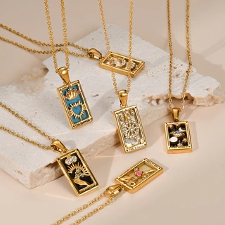 [HGF] Cartões De Tarô Coloridos Colares Simbólicos , 18k Revestidos A Ouro Aço Inoxidável Quadrado Esmalte Pingente Colar Jóias Para Mulheres Homens HGF