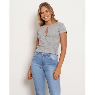 Blusa Feminina Manga Curta Canelada Com Abertura Cinza