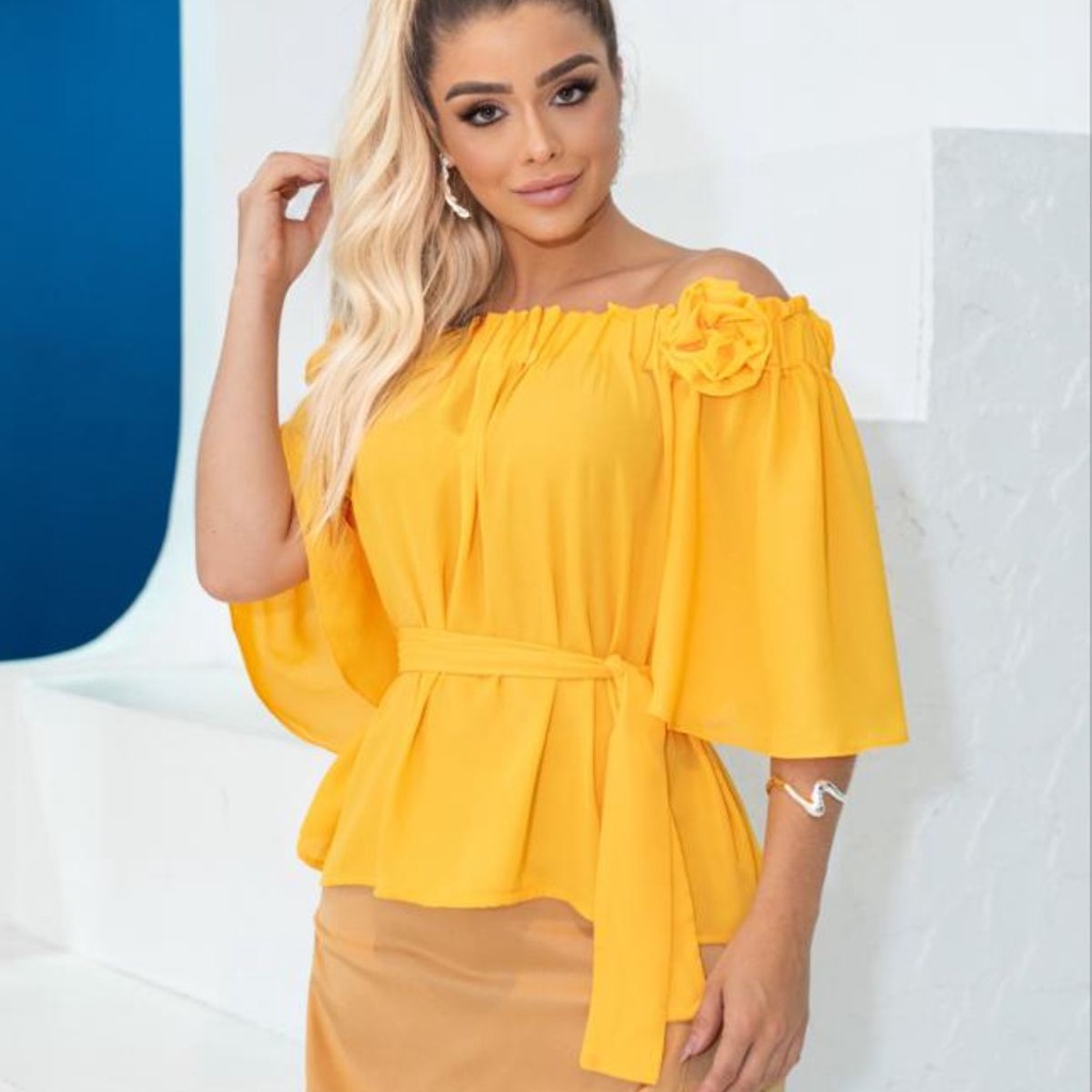 Bata Feminina Ombro a Ombro com Elástico, Flores, Manga 3/4 e Cinto Ajustável