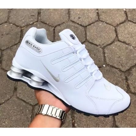 Nike shox feminino sales branco