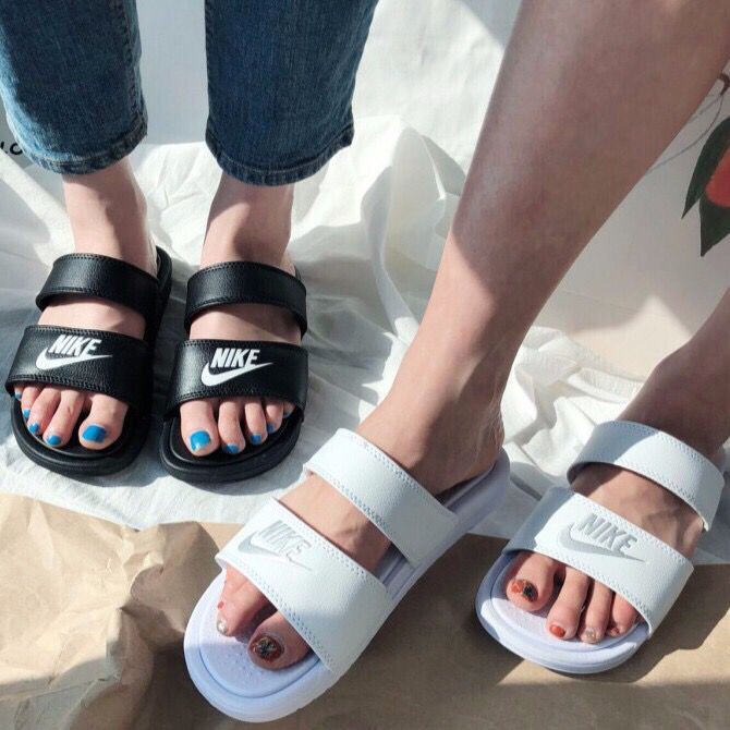 Chinelo nike benassi duo ultra store slide feminino