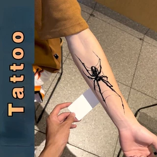 A Tatuagem Da Aranha Escura É À Prova D'água E Não-Reflexiva
