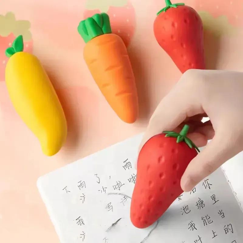 1Pcs Lovely Fruit Pencil Eraser Catoon Morango Cenoura De Manga Borracha Apagadores De Estudante Papelaria Material Escolar Presentes