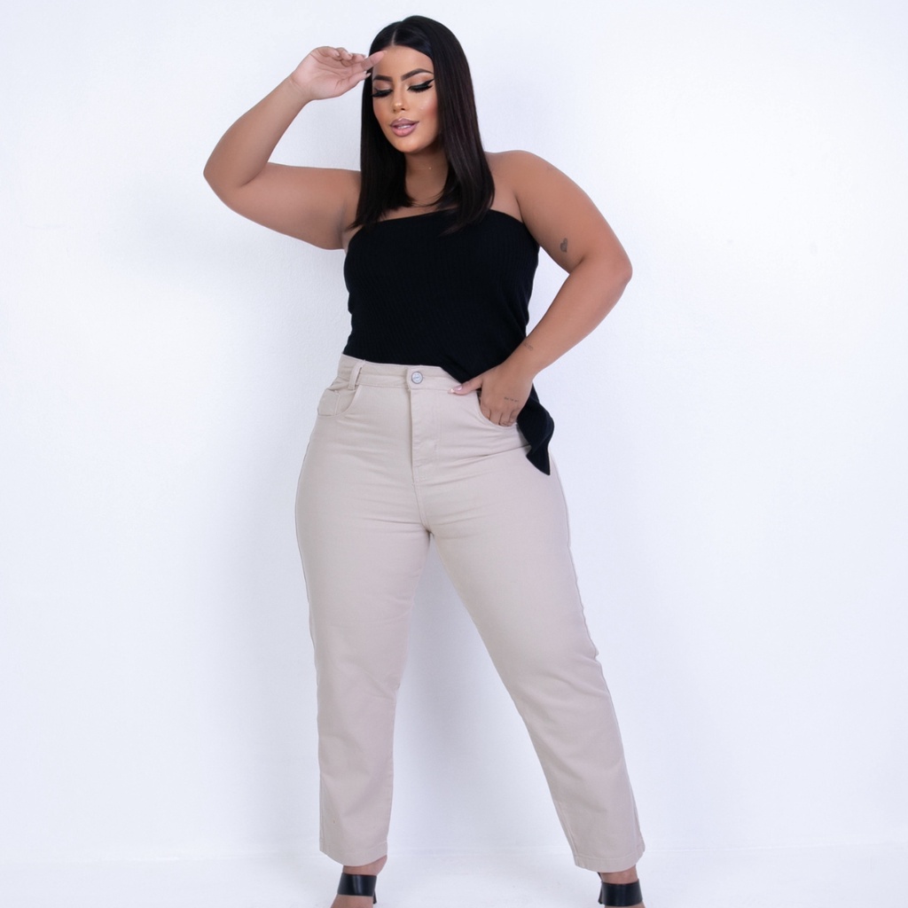 Calça Mom Jeans Plus Size Bege Cintura Alta Arrumada