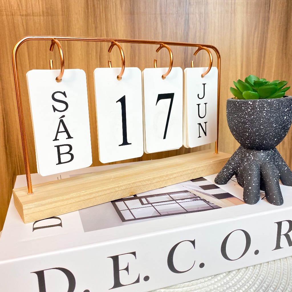 Calendário De Mesa Decorativo Com Plaquinhas Preto Rose Dourado Permanente Escritório