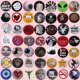 50 Estilos De Venda A Quente Broches De Folha De Flandres Crachás De Gatos Bonitos Banda De Desenho Animado Álbum Mochila Acessórios Presentes