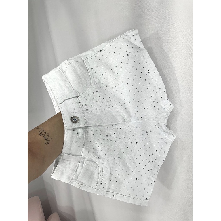 Short Jeans Branco Com Pedrinhas De Strass