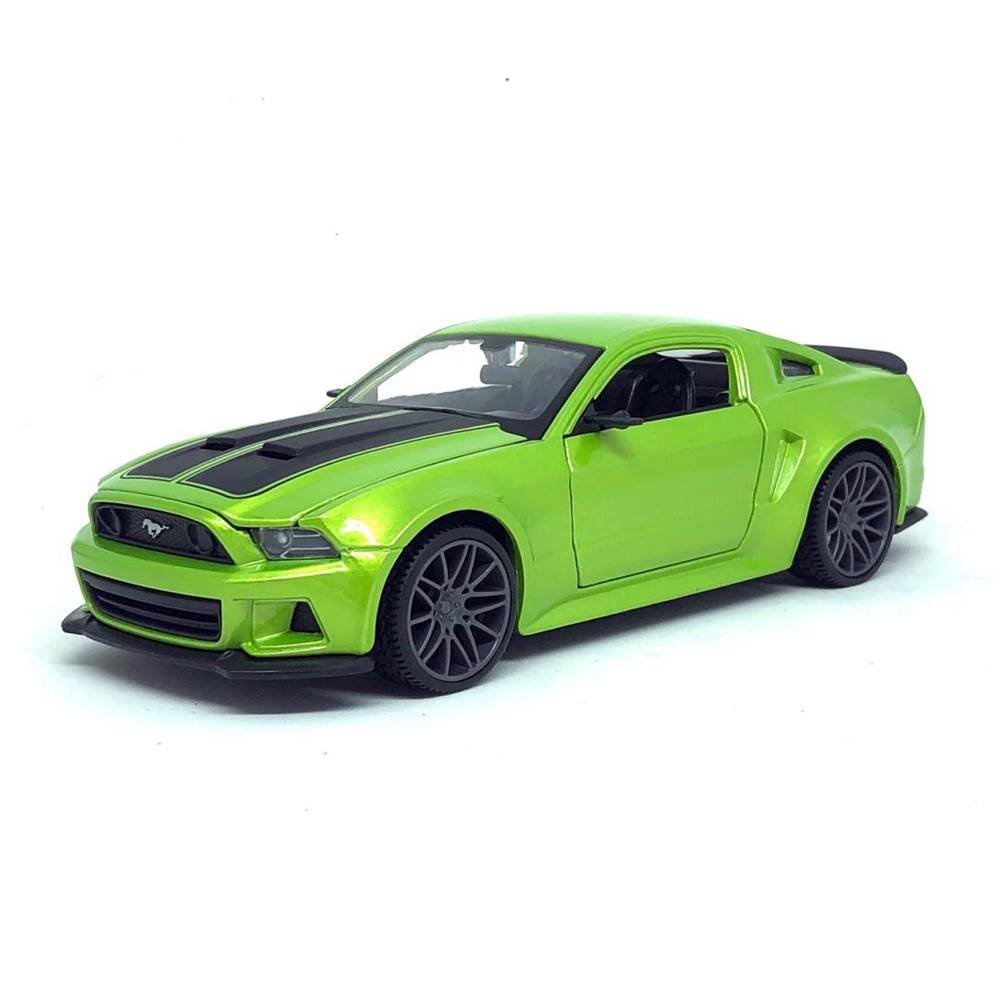 Maisto Modèle Miniature Ford Mustang Street Racer 2014 - Échelle 1/24, Couleur Aléatoire (Blanc/Vert), 30 Cm
