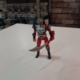 Boneco Ryuki Kamen Rider