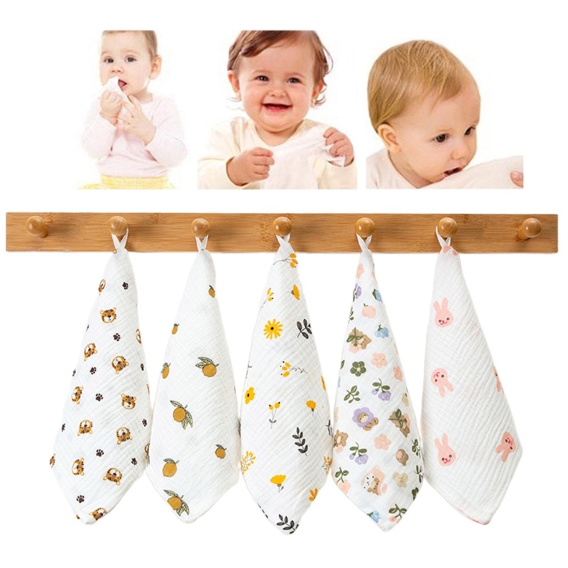 clipart de swaddle de bebê sorridente. swaddle de bebê simples