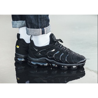 Nike air max vapormax plus store all black