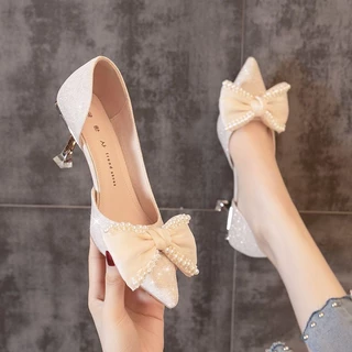 2023 Novo estilo coreano moda apontou pérola arco salto alto sapatos casuais das mulheres para o desgaste exterior