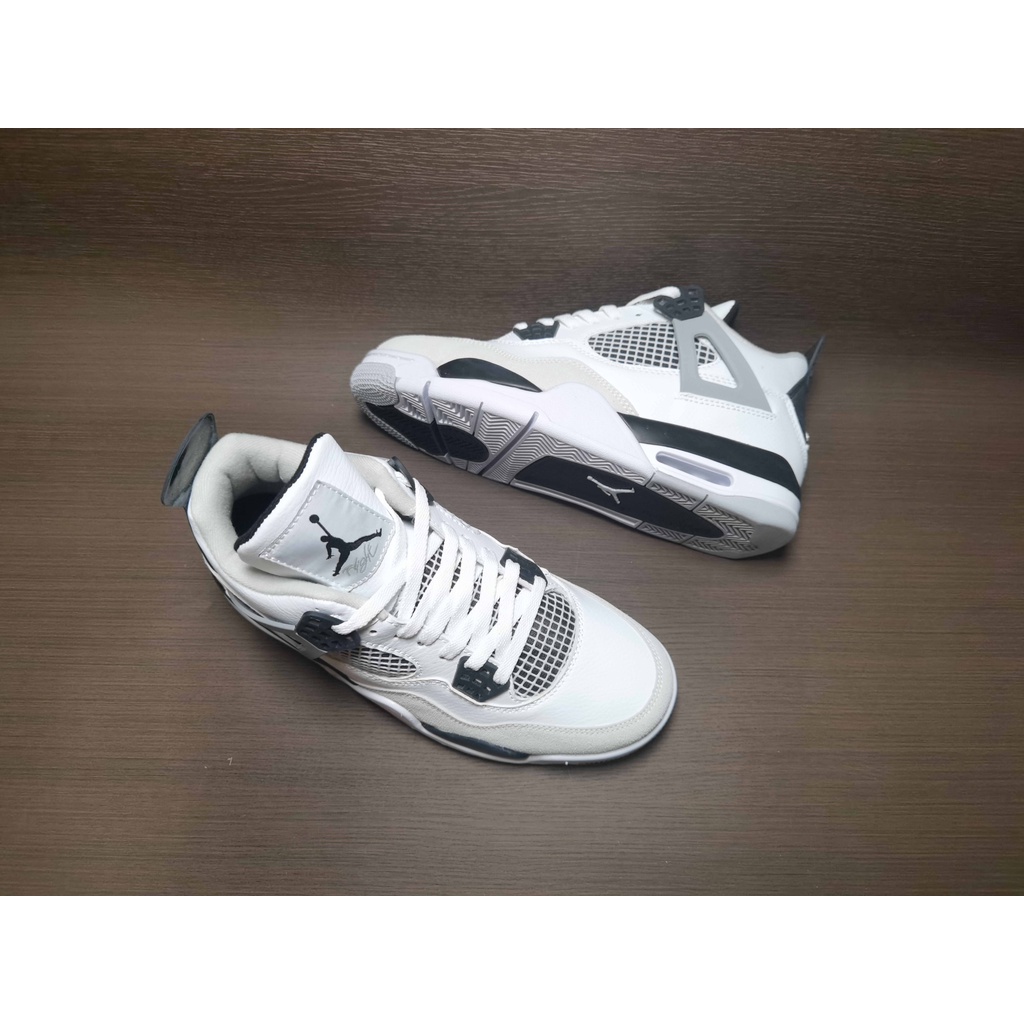 2023 4 Sapatos de basquete retrô de cimento branco alto para homens e mulheres