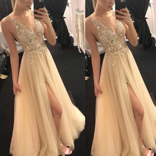 vestido de festa longo dourado e nude com fenda  Vestidos de fiesta largos  galas, Vestidos de fiesta largos, Vestidos de fiesta