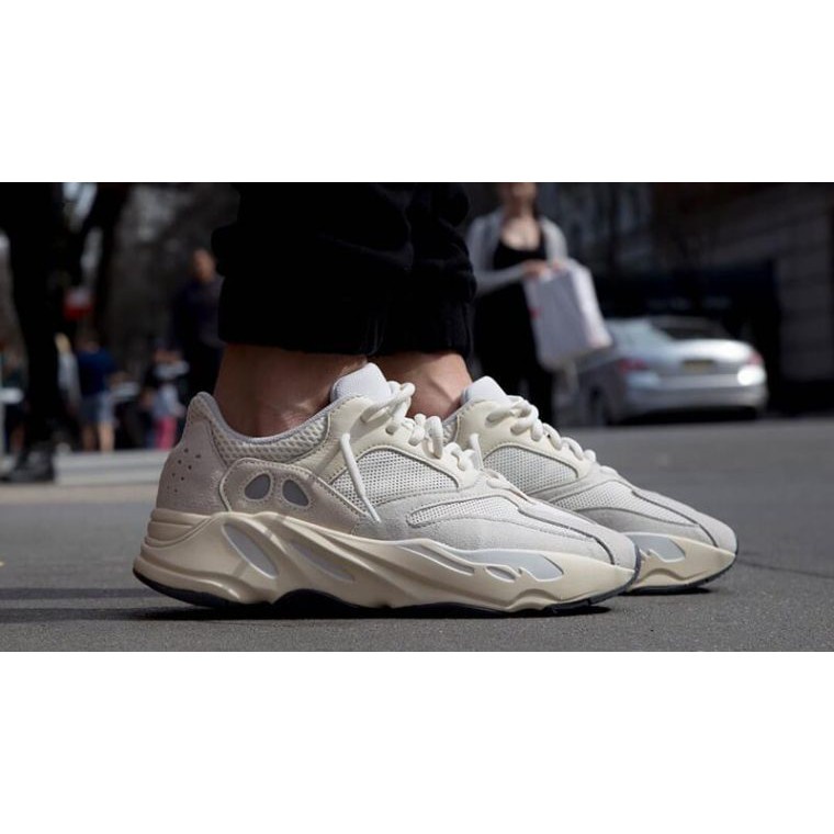 Adidas yeezy 700 femme beige new arrivals