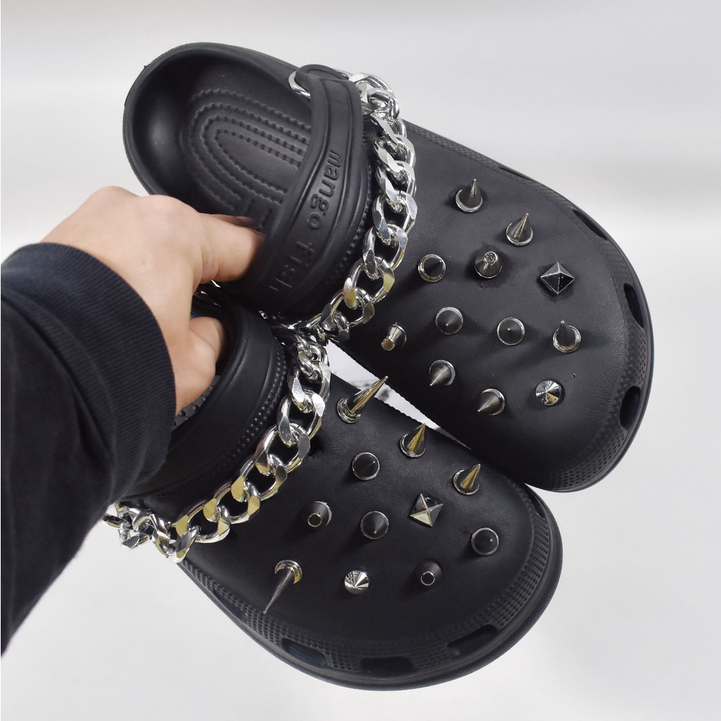 Moda Punk Rivet Jibbitz Para Croc Set Gems Jibits Charm Spike Jibitz Croc Chain for Women Shoes Acessórios Calçados Decoração De Pinos De Encanto