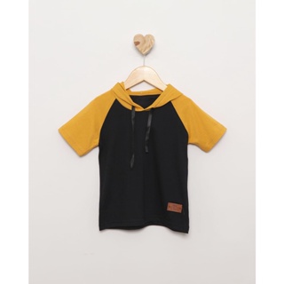 Camiseta Bebê Manga Curta Raglan Com Capuz Preta