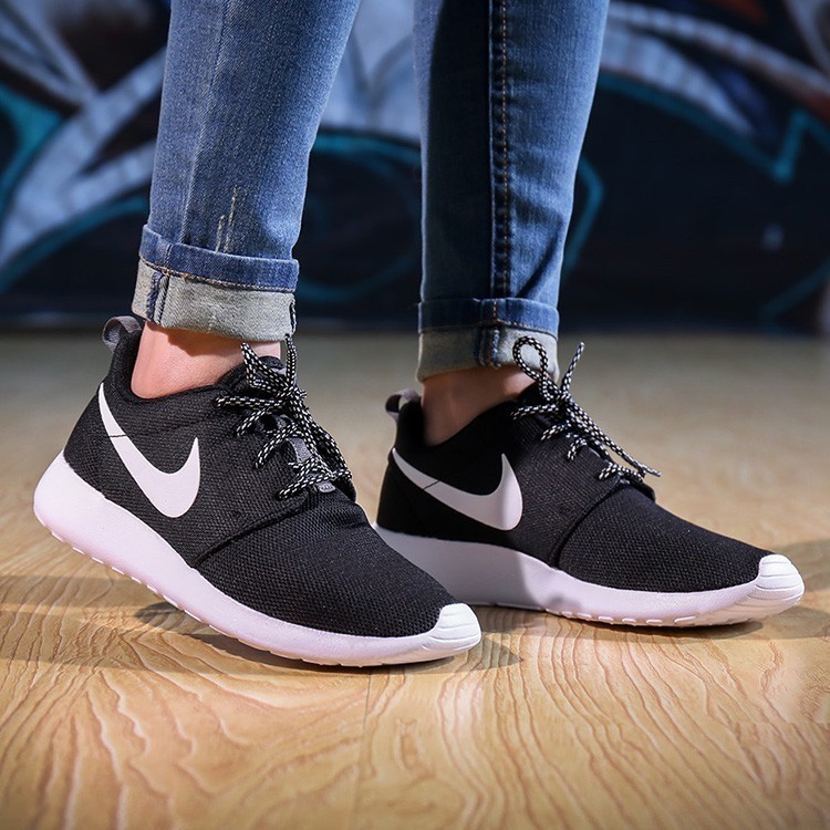 Nike roshe cheap one sneakers