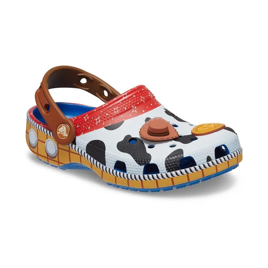 Crocs wood shop