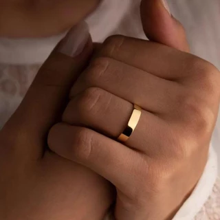 Aliança de Casamento 4mm Reta Fininha Unidade Dourada Anel Noivado Quadrado Banhada Aço Inoxidável 316L Cor Ouro 18k