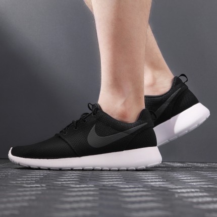 Nike roshe cheap run schwarz