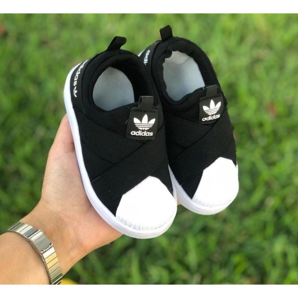 Tenis adidas 2024 tamanho 21