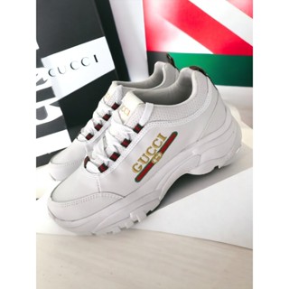 Sneaker Gucci Sola Chunky: Mais que um Tênis, uma Afirmação de Estilo ...