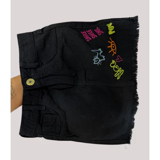 Saia Jeans Tradicional Preta Com Desenhos Bordados