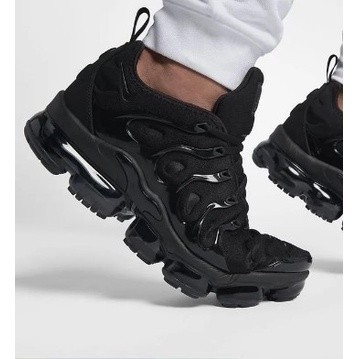 Vapormax plus preto e hot sale cinza