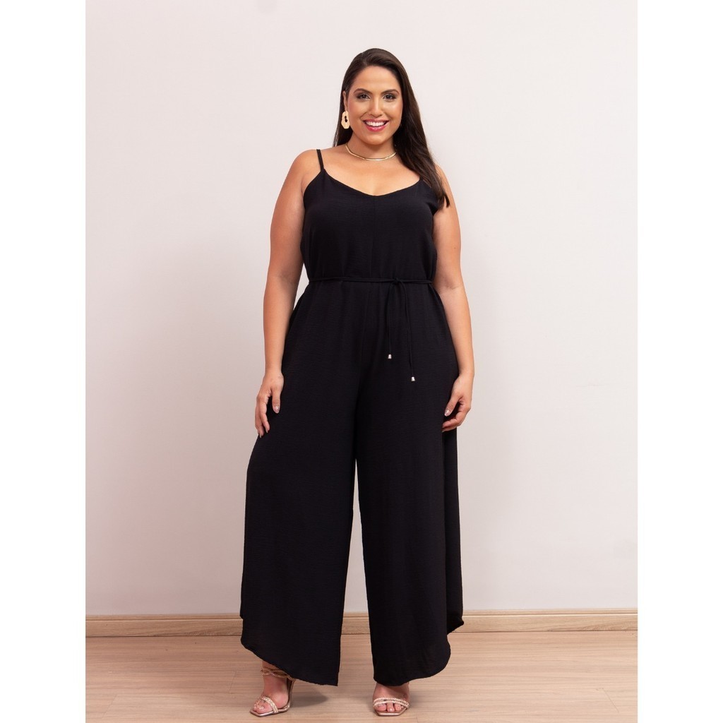 Macacão Feminino Plus Size Assimétrico Com Faixa Amarração Crepe Duna