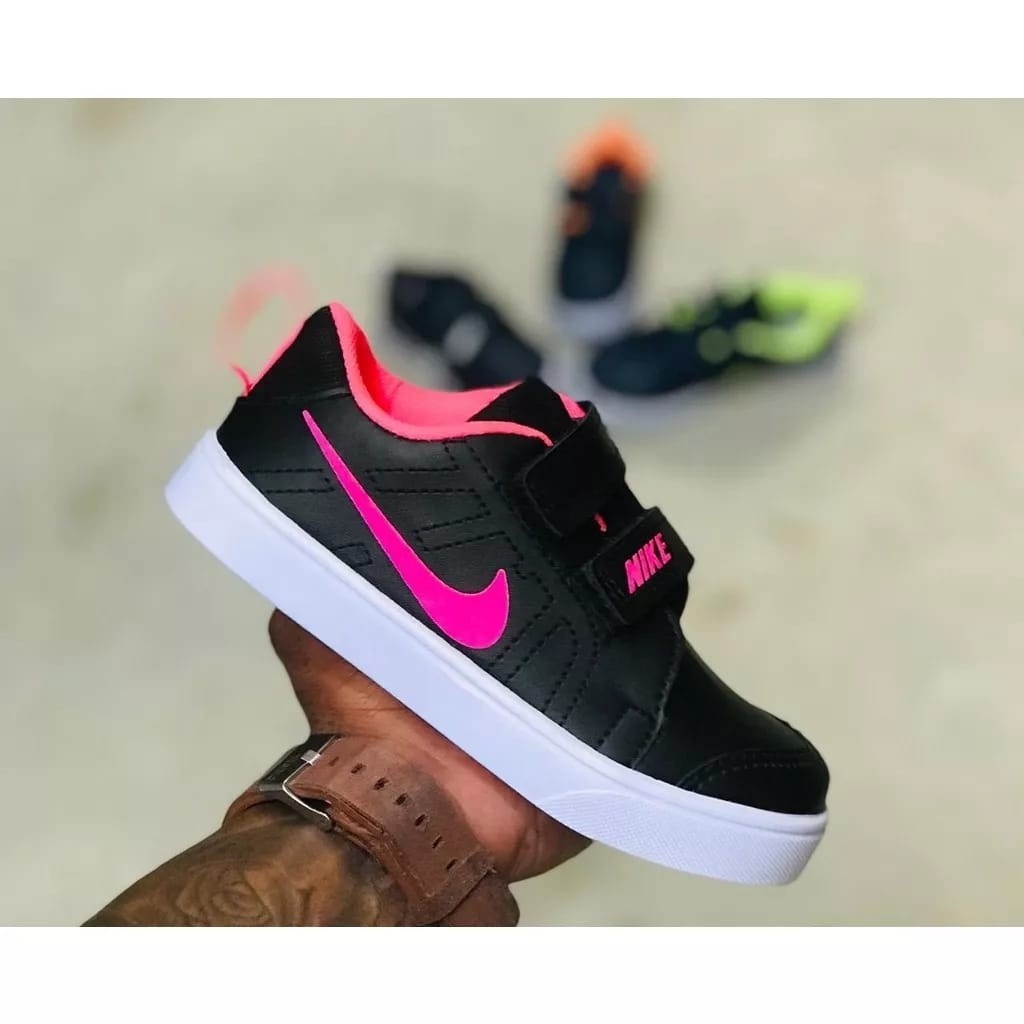 Girls nike hotsell velcro