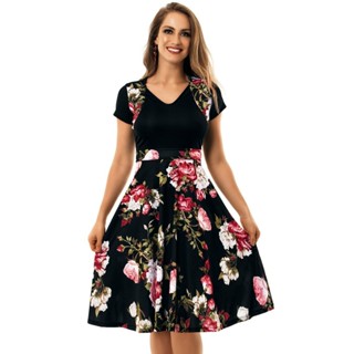 Vestido com saia estampada e store corpo liso