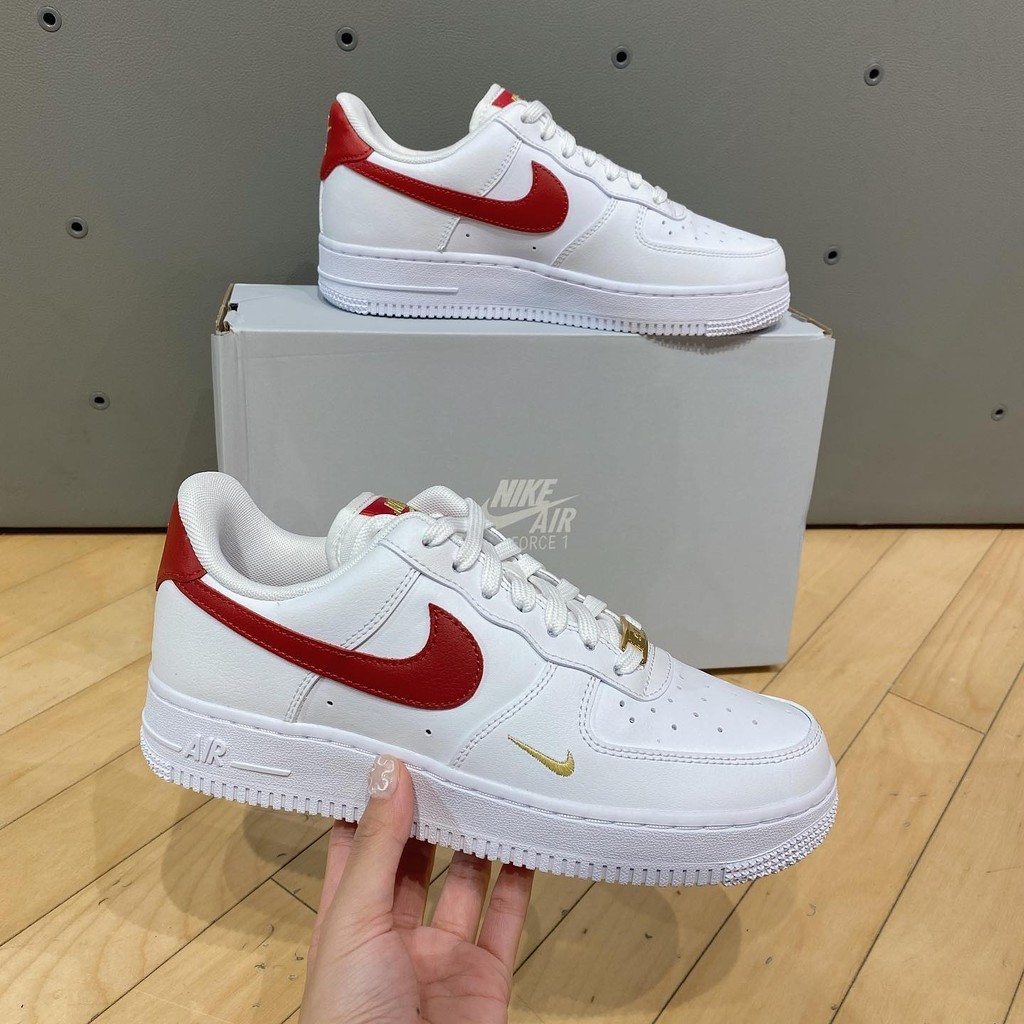 Triple store swoosh af1