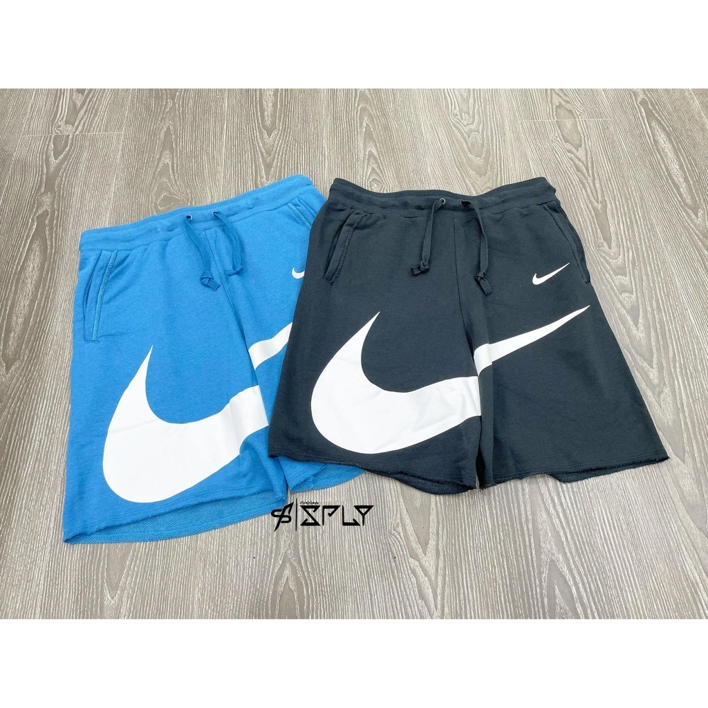 Nike short big store swoosh