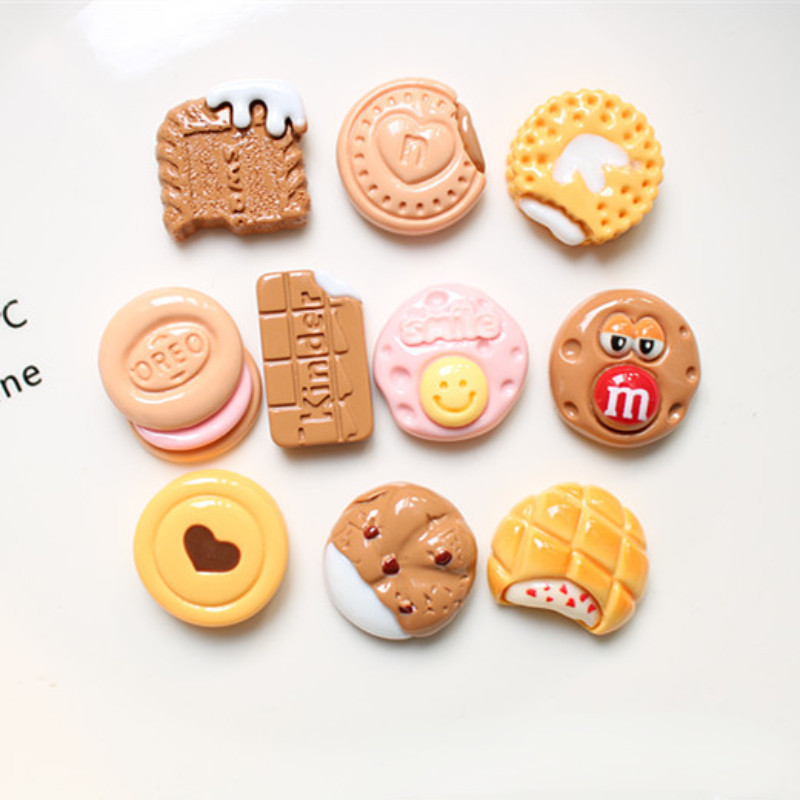 Biscoito Jibbitz Charme Para Crocs Smiley Jibits De Pão Kinder Jibbits Crocks Acessórios Sapatos Femininos Decoração