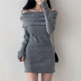 Versão coreana Lapela de ombro com vazamento feminino Skinny Knit Dress