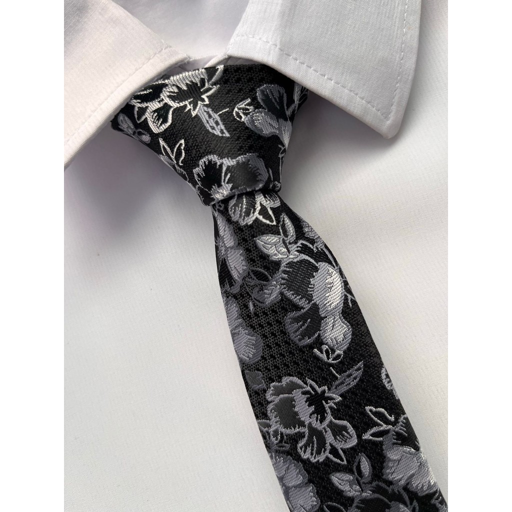 Gravata Floral Slim Cinza e Preta- 2400 Fios
