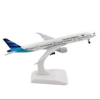 Hj67y Miniatura Diecase Garuda Aeronave 20cm Com Rodas Boing 777