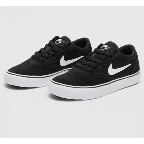 Tênis nike sb clutch preto hot sale e branco