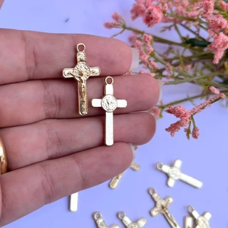 30 Cruz pequena SB Reta Dourado - Pingente para Artesanato religioso