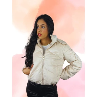 Jaqueta Feminina Puffer pelúciada com capuz removível