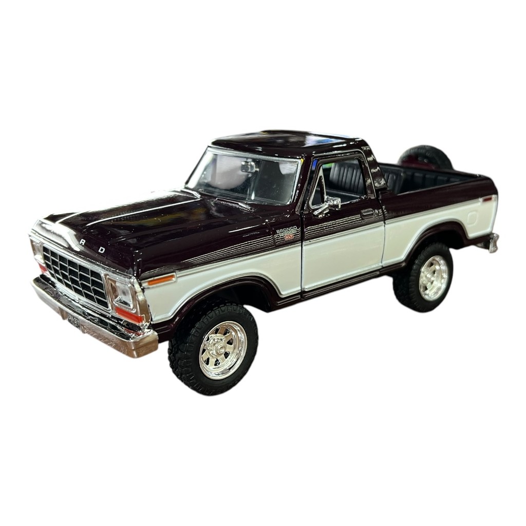 Modèle Réduit FORD Bronco 1978 - Échelle 1:24 - Couleur Bordeaux/Blanc - MotorMax - Neuf Dans Sa Boîte