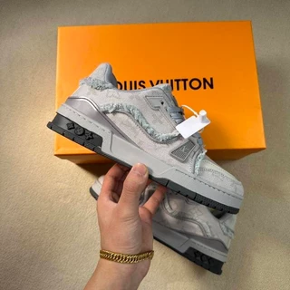 36-44 Plush Grey 2024 LV Louis Vuitton Trainer Calçados Esportivos Casuais Femininos De Corte Baixo Embossed Print Breathable Edição Coreana Confortável E Moda Sapatos De Casal Jovem De Tábua